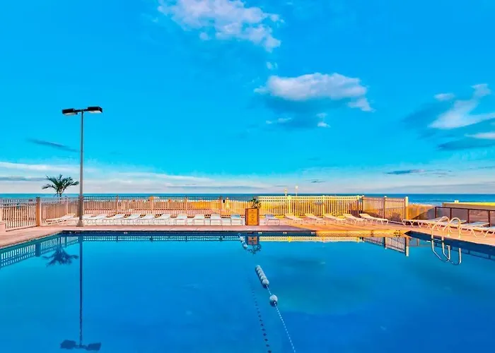 Classic Beachfront With Private Balcony Views Pools Tennis & New Hvac Holiday home Ocean City