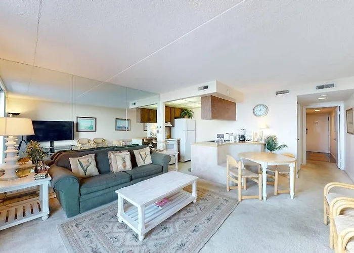 Classic Beachfront With Private Balcony Views Pools Tennis & New Hvac *