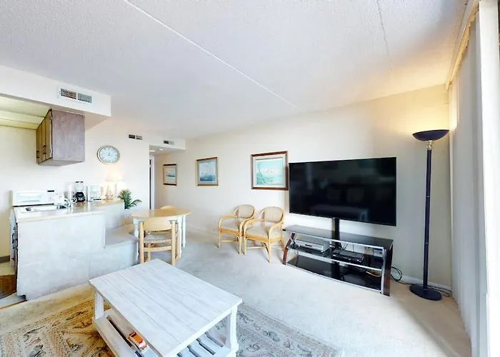 Holiday home Classic Beachfront With Private Balcony Views Pools Tennis & New Hvac
