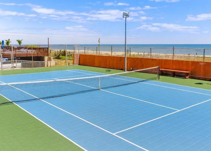 Holiday home Classic Beachfront With Private Balcony Views Pools Tennis & New Hvac