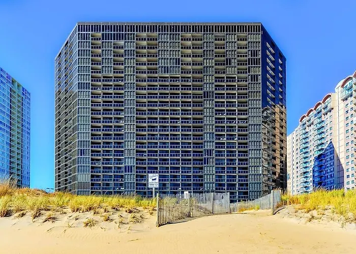 Classic Beachfront With Private Balcony Views Pools Tennis & New Hvac Holiday home Ocean City